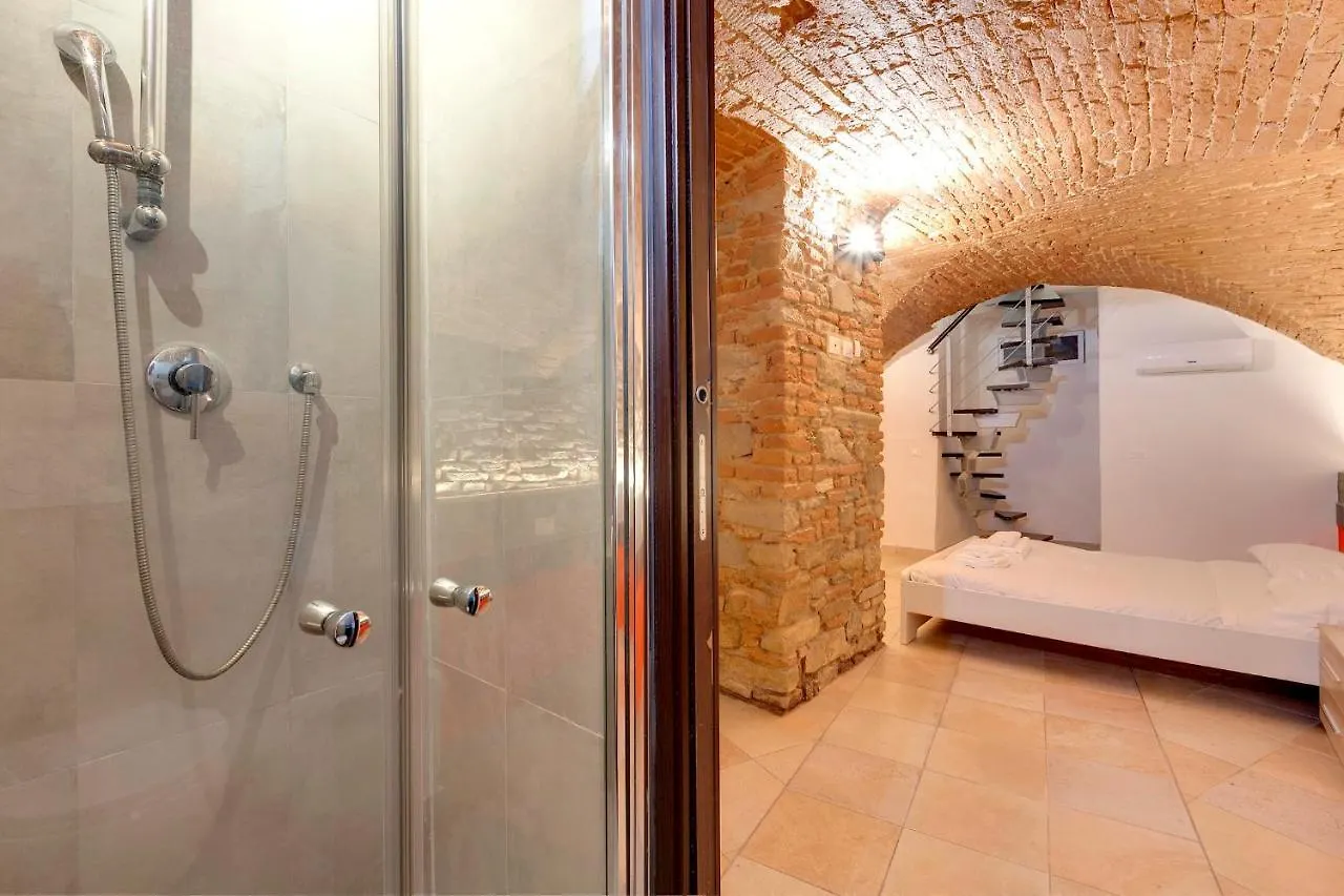 Servi 7A Florence Apartment