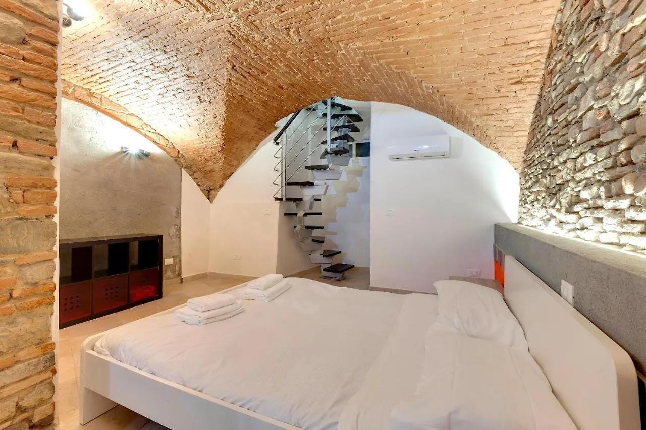 Servi 7A Florence Apartment
