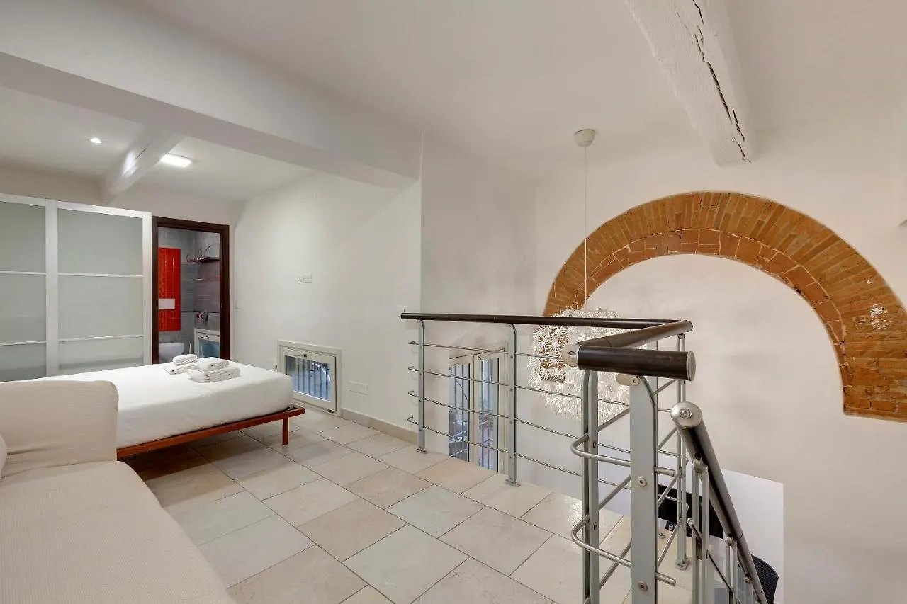 Servi 7A Florence Apartment