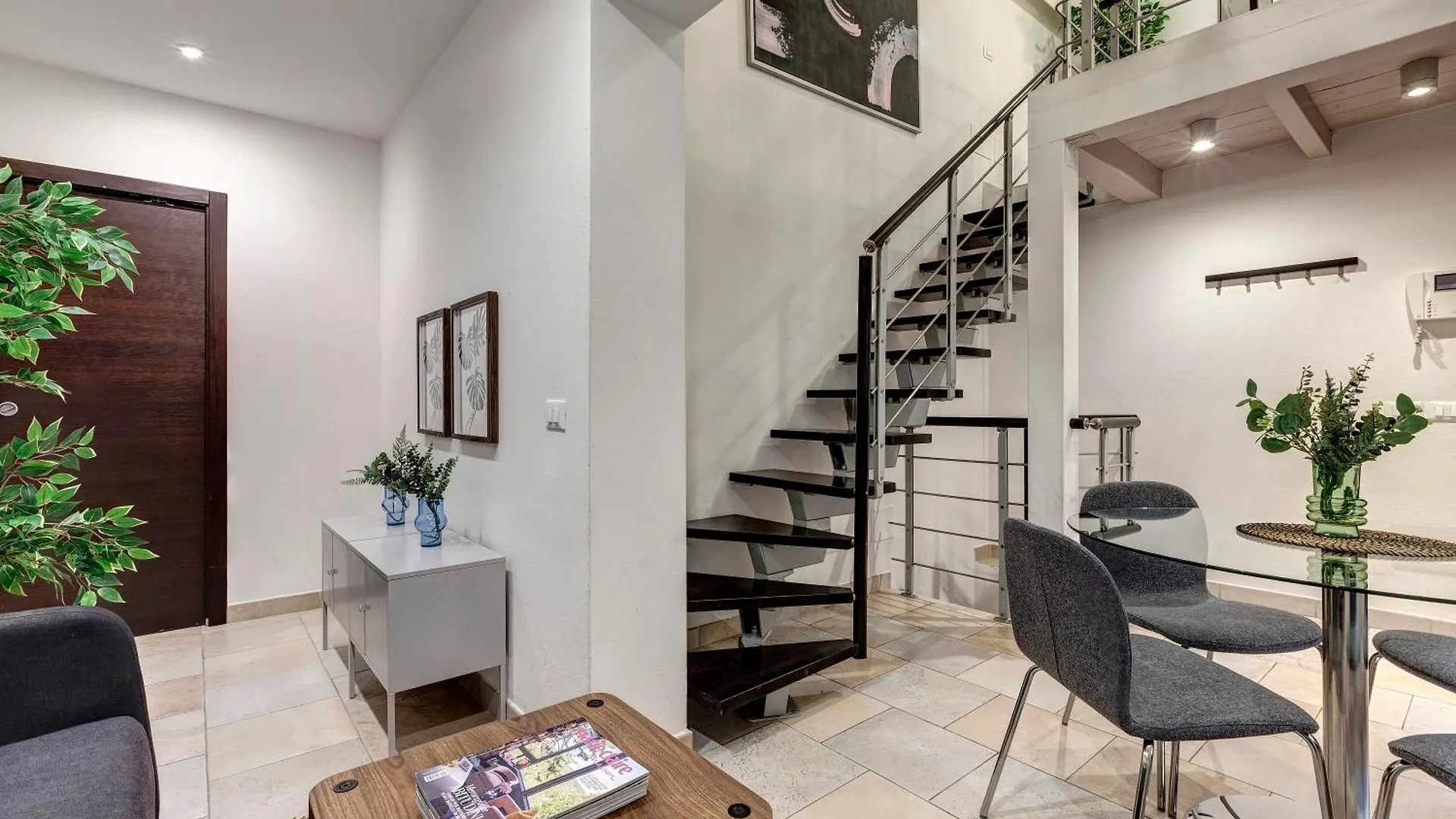 Servi 7A Florence Apartment