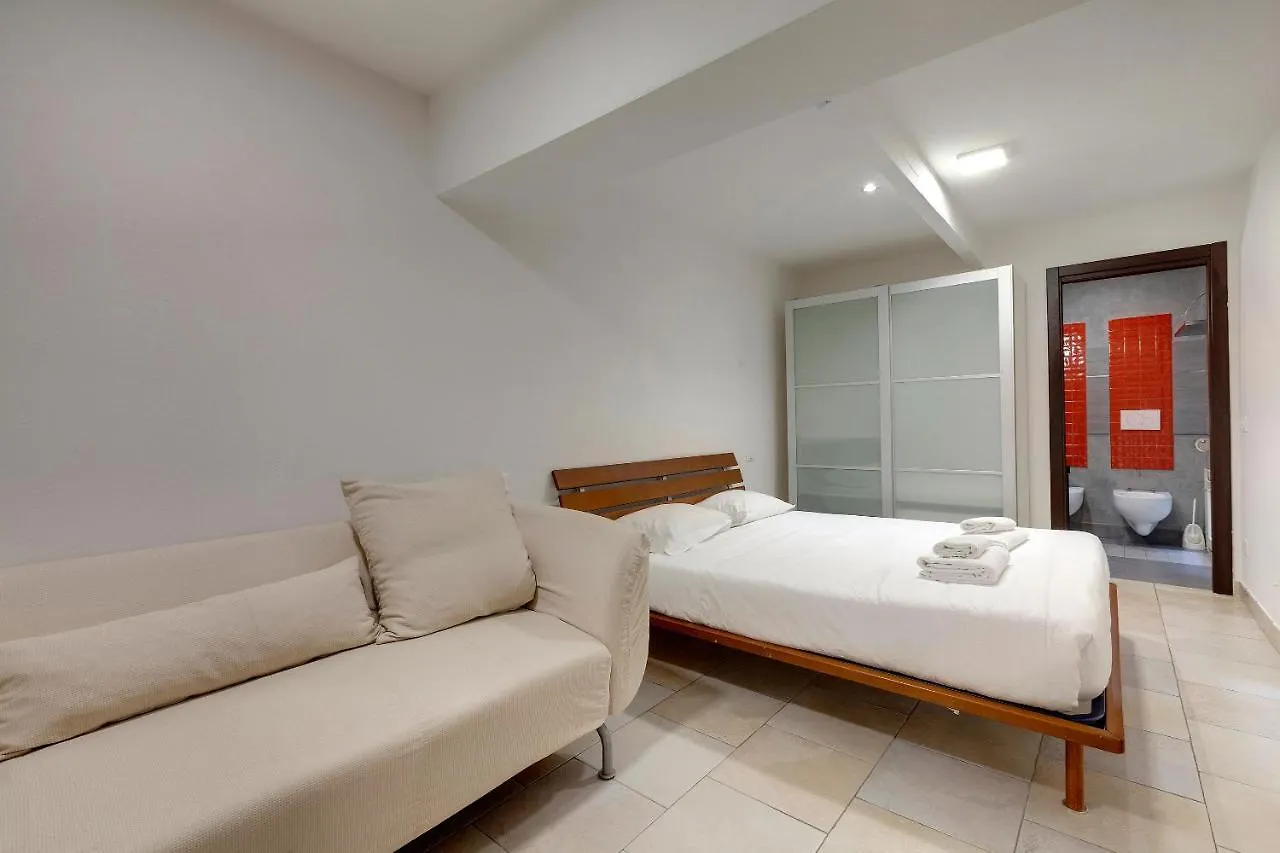Servi 7A Florence Apartment