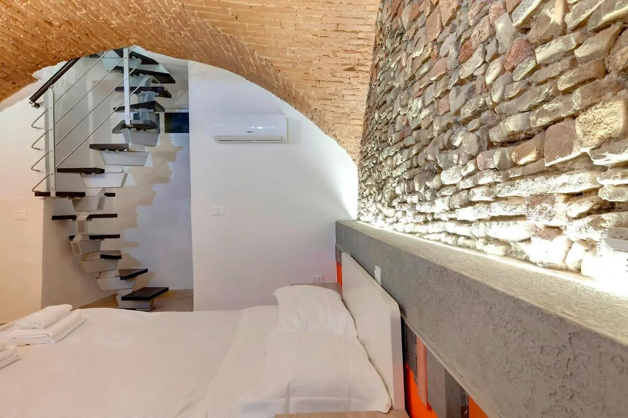 Servi 7A Florence Apartment